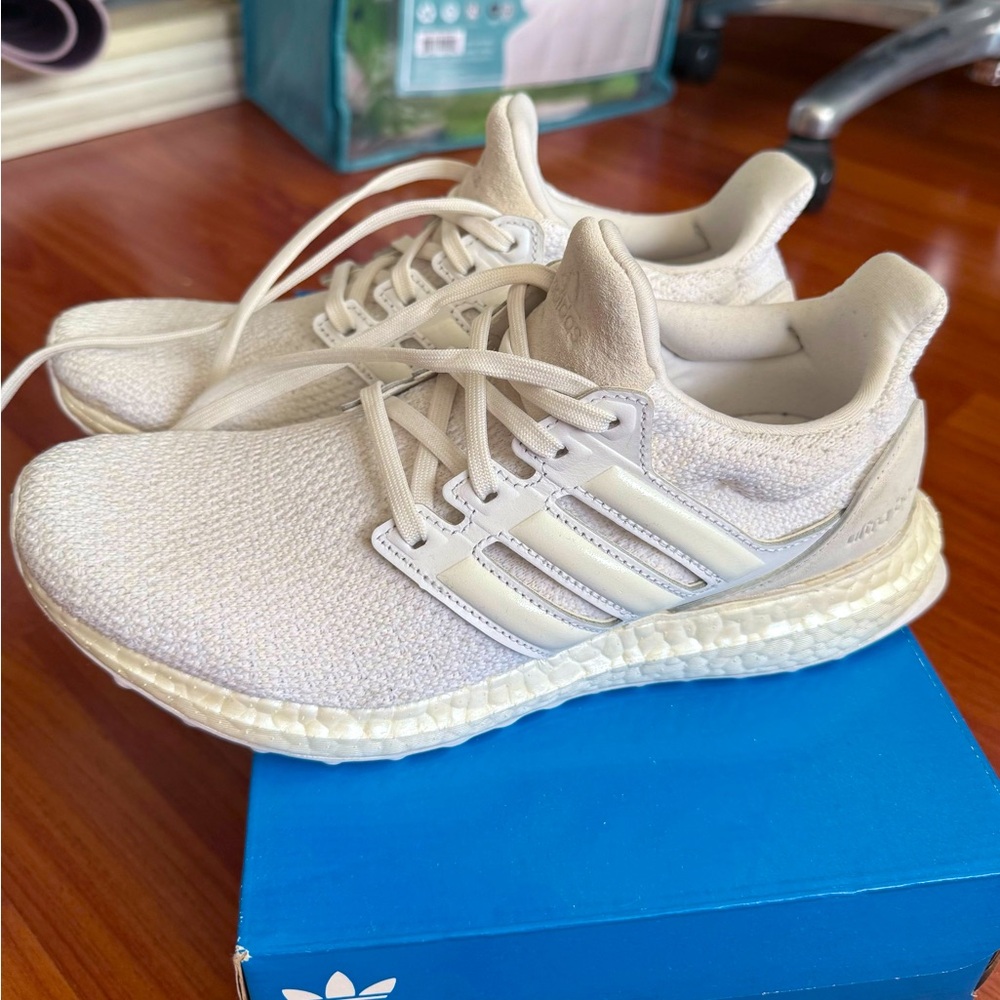 Adidas Ultraboost 5.0 DNA running shoes